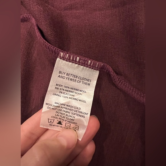 Ibex women maroon zip up sweater/ jacket. B1 - Picture 6 of 6